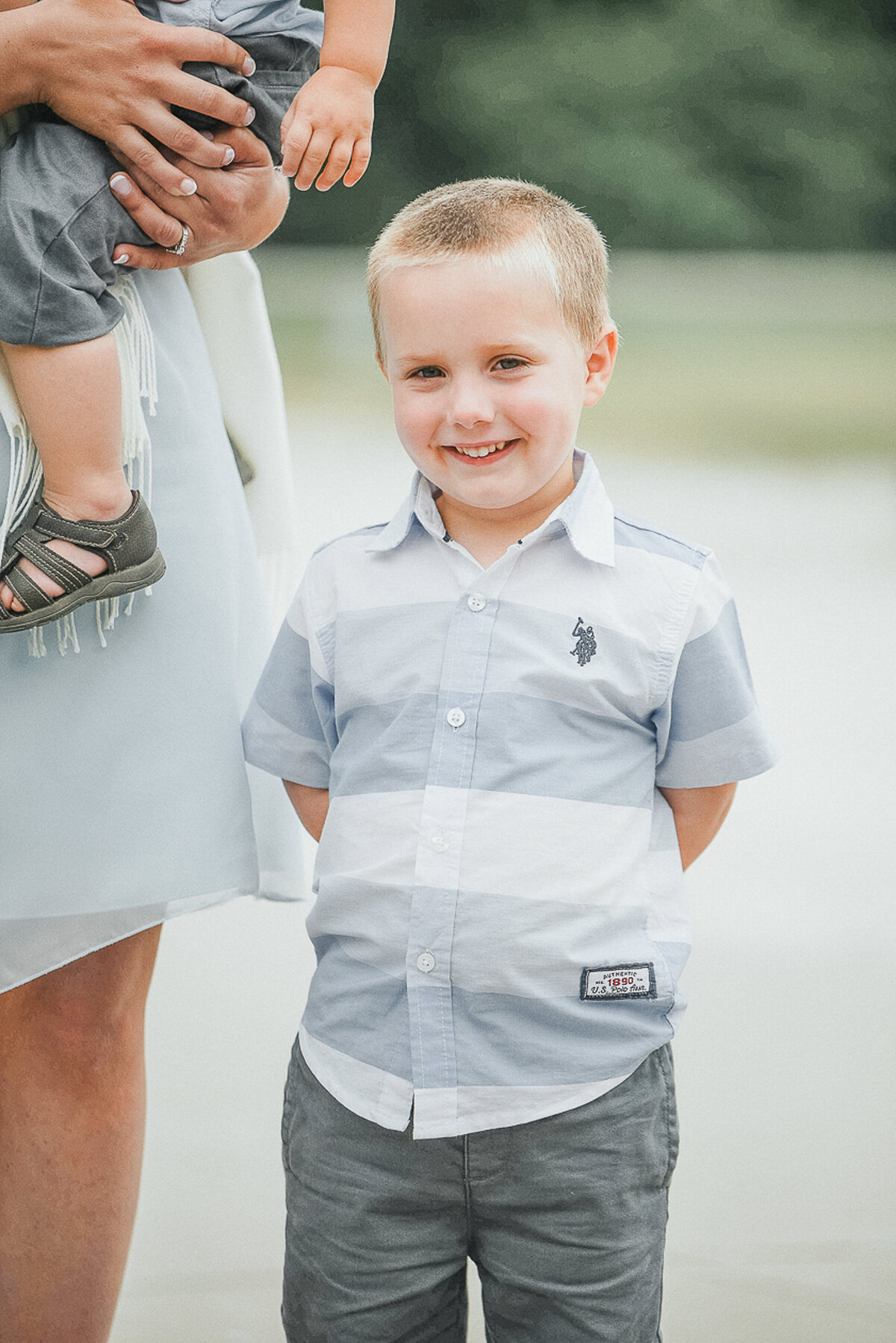 wedding family | Iowa wedding photographer | Iowa Photographer | Playlife | Cedar Rapids | Iowa City | Kalona | Alaynna Ann Schwartz-23