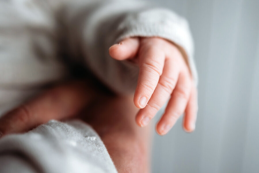Newborn-photographer-Reykjavik34
