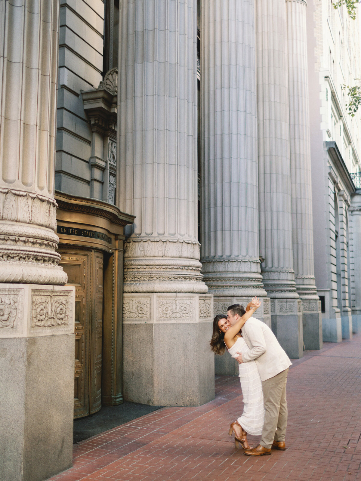 downtown-portland-urban-engagement-session-photos-by-the-tenneys-photography-01
