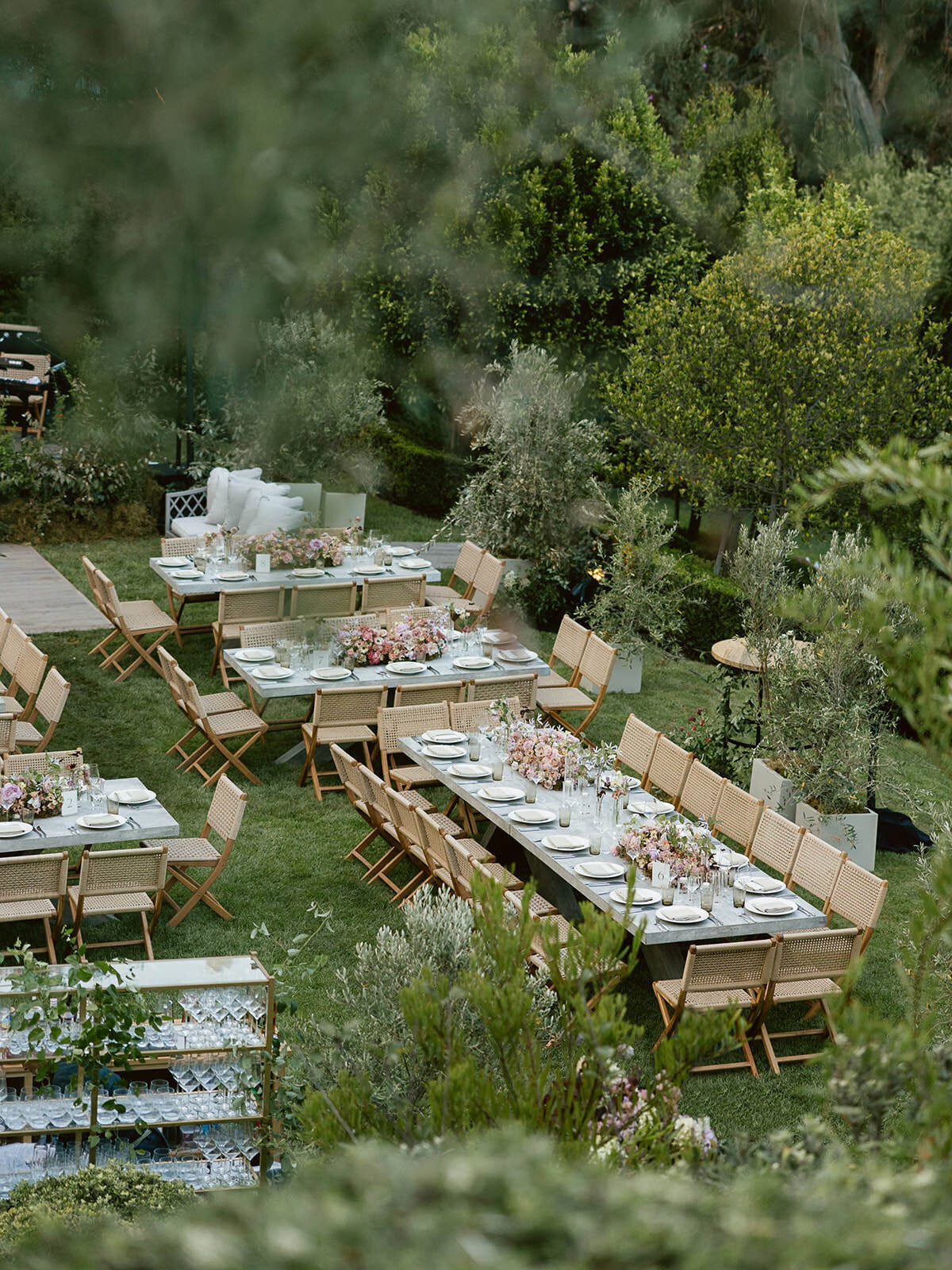 Backyard-Wedding-LosAngeles-ModernFamily--4