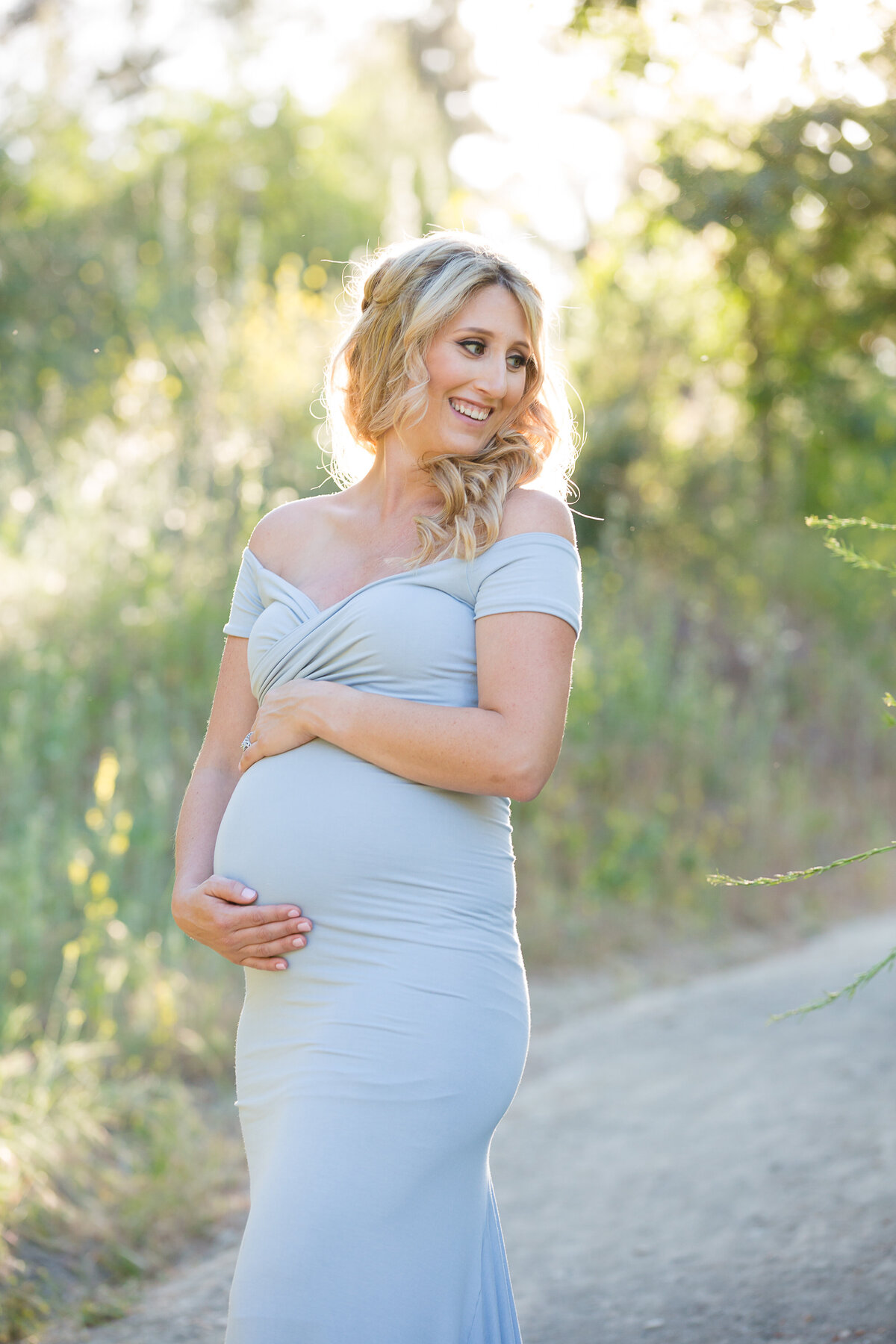 maternity photographer Columbia MO, best photographer Columbia MO, family photographer Columbia MO, blue sew trendy maternity gown , maternity photography by Bella Faith Photography