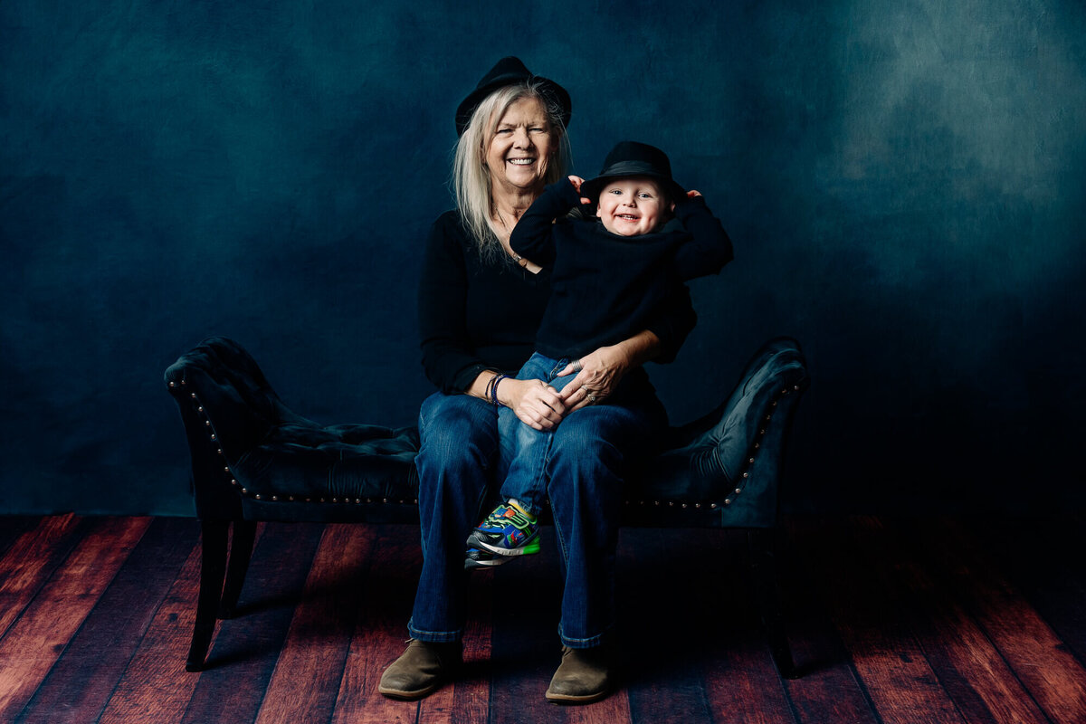 Boy hugs granny in Prescott family photos by Melissa Byrne