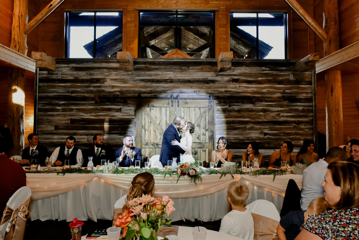 4334-Wedding at The Grands at Mulligans in Sartell Minnesota- Wedding Photographer Nicole Hollenkamp