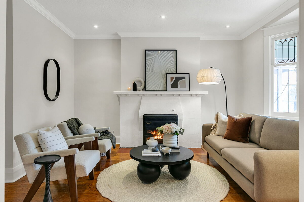 10-web-or-mls-8_006_Living Room