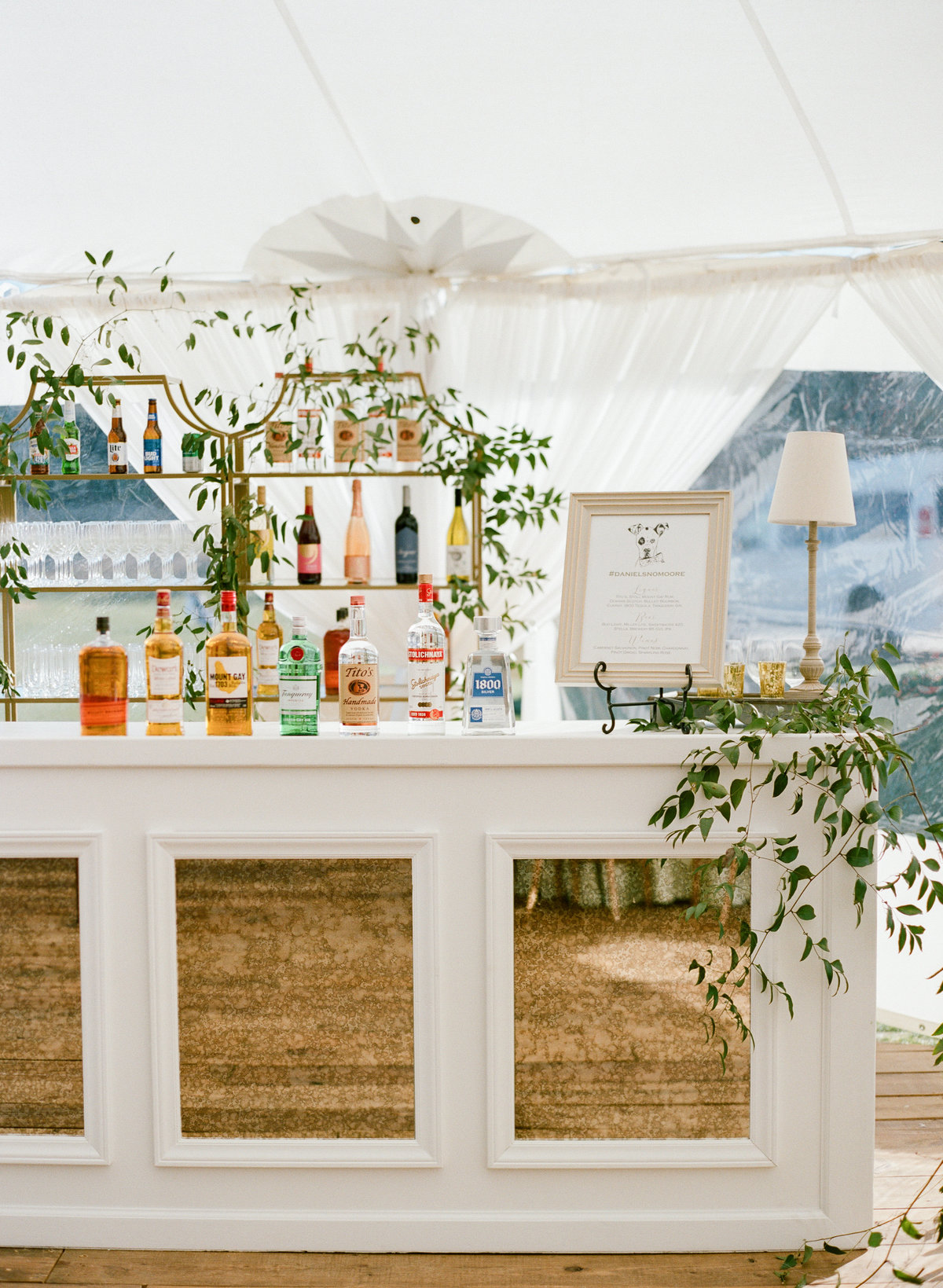 clink-events-greenville-wedding-planner-outdoor-tent-bar