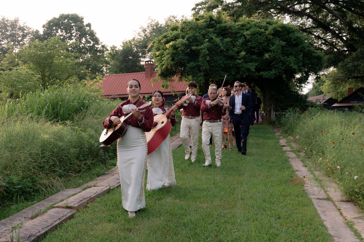 Rachel-Pourchier-Photography-Wedding-Serenbe-destination-photographer_Rubin_Horse77