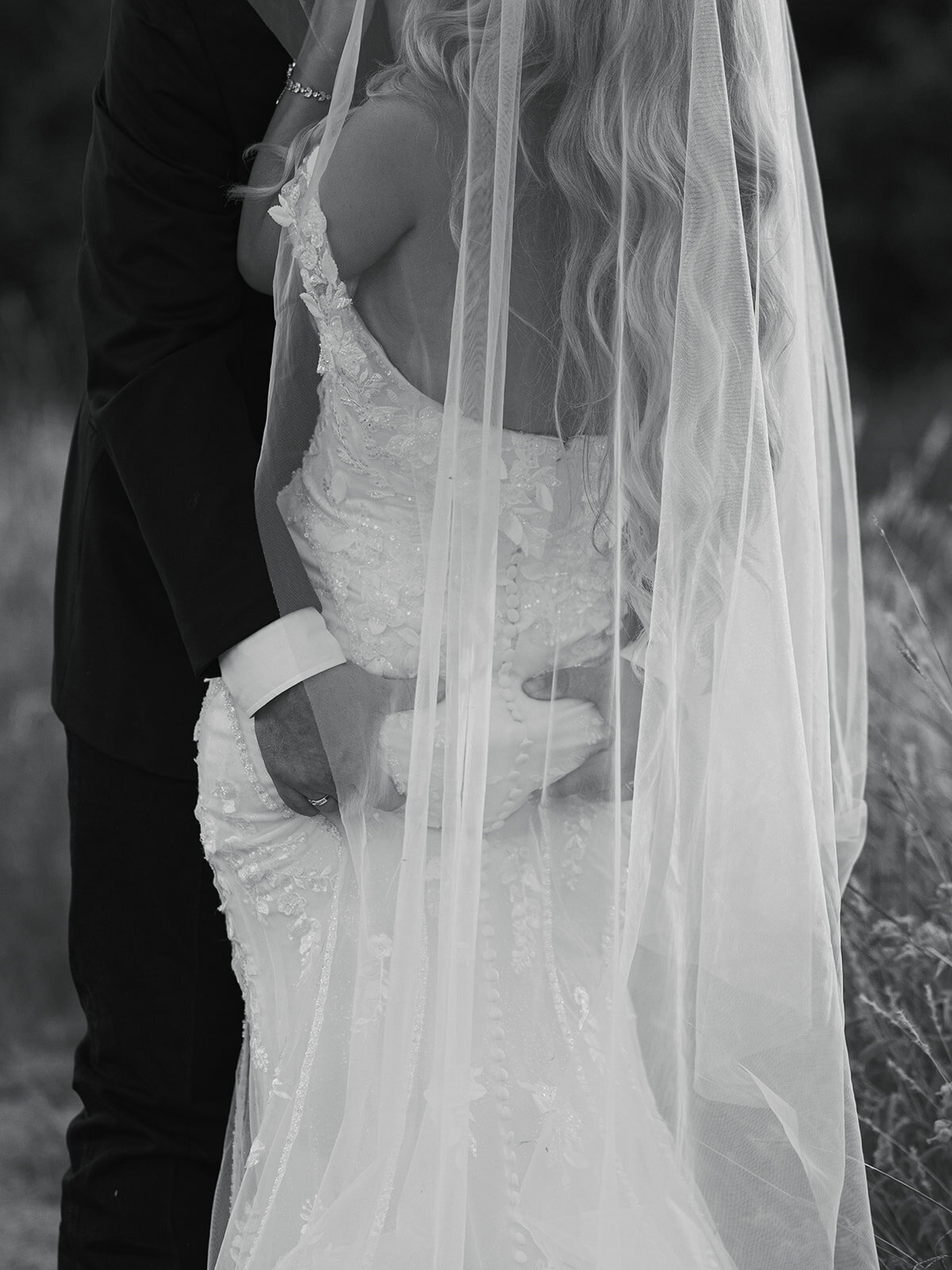 2025-10-11_DykesWeddingPreviews_MollyMurphyPhotography-87