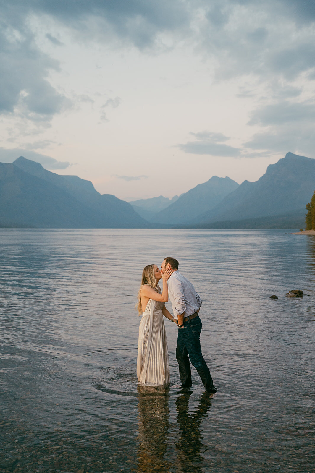 vintage-hollywood-glacier-national-park-elopement-presley-gray-photo1615