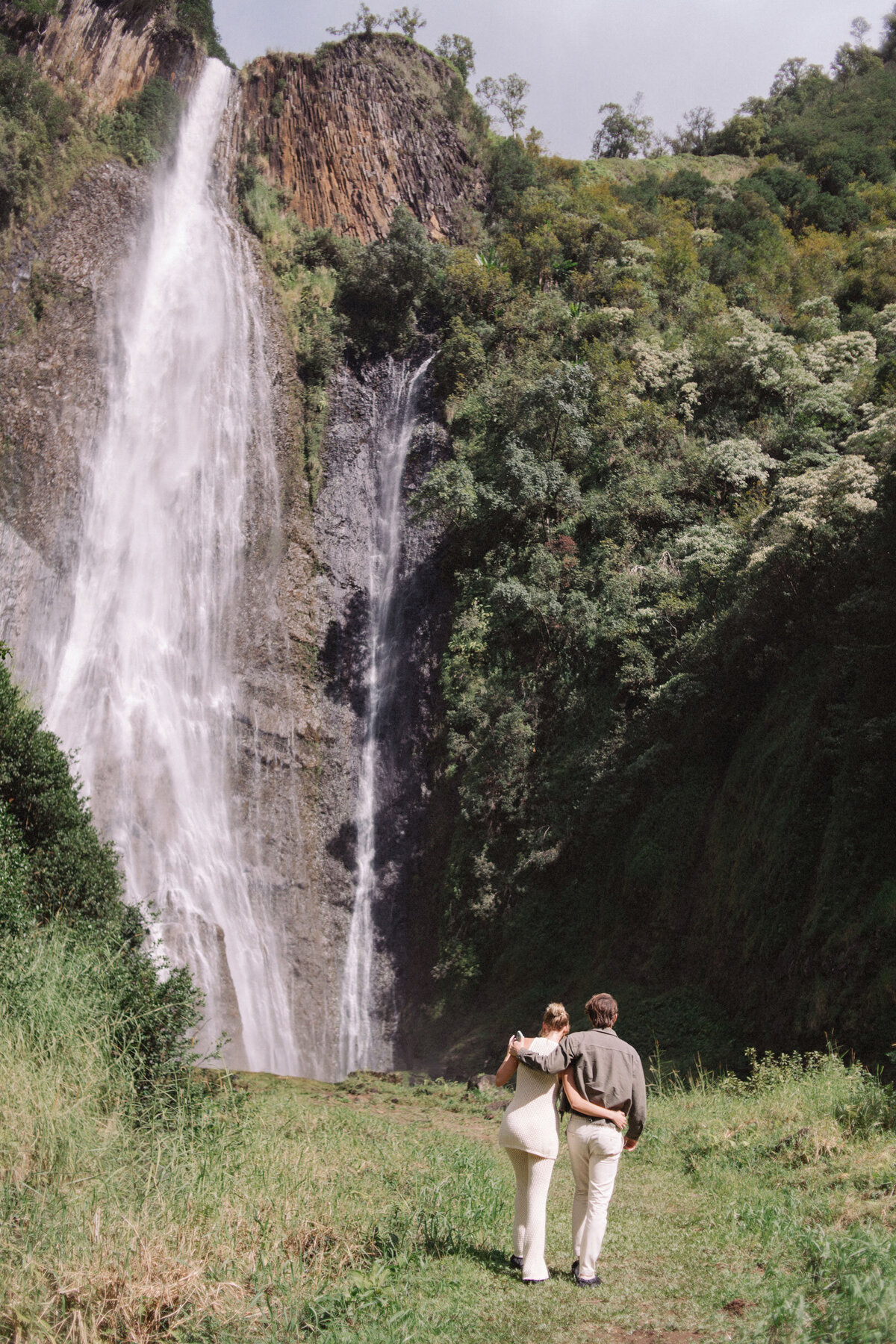 kauai_waterfall_proposal_picture0006