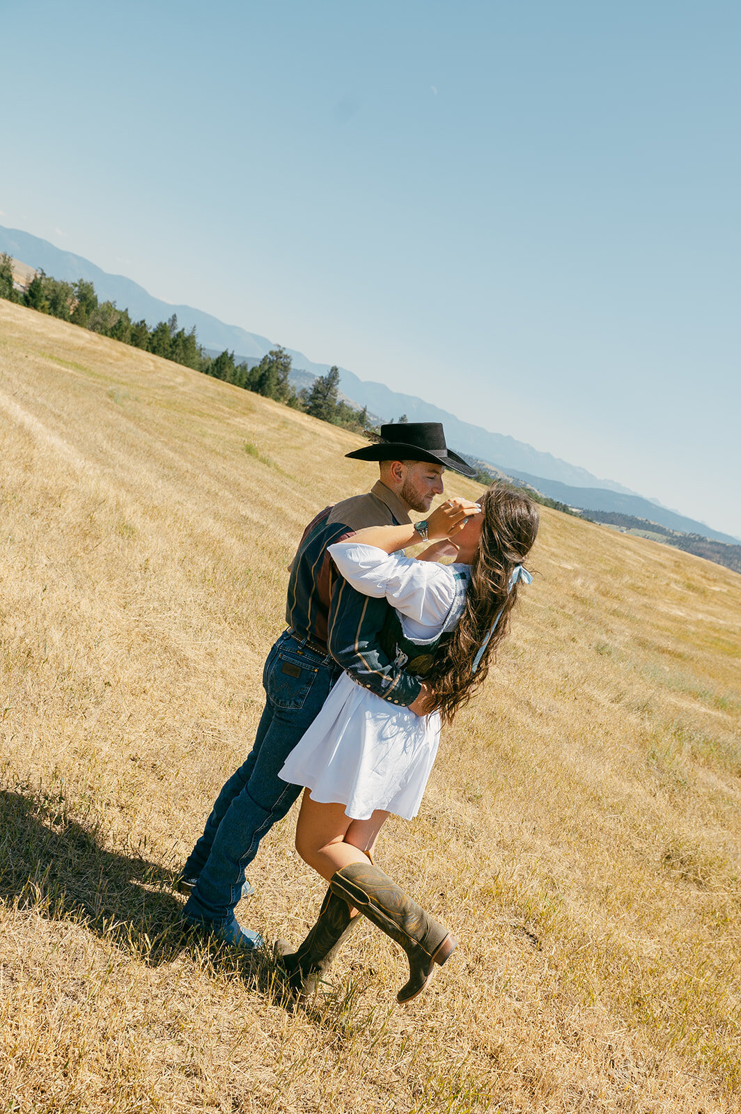 presley-gray-photo-haybale-forest-montana-elopement-7998