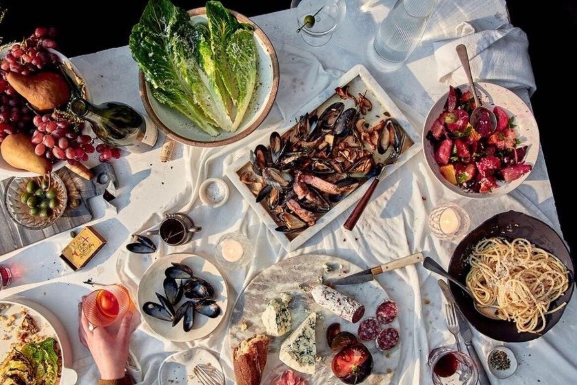 1-snack-seafood-table