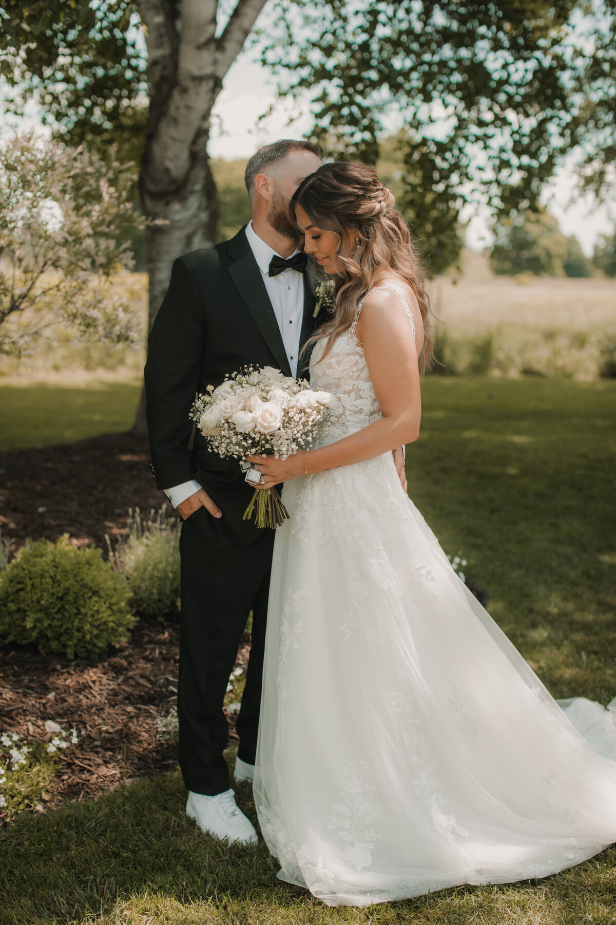 chanel-connor-wedding-elle-weddings-st-jacobs-kitchener-waterloo-summer-4