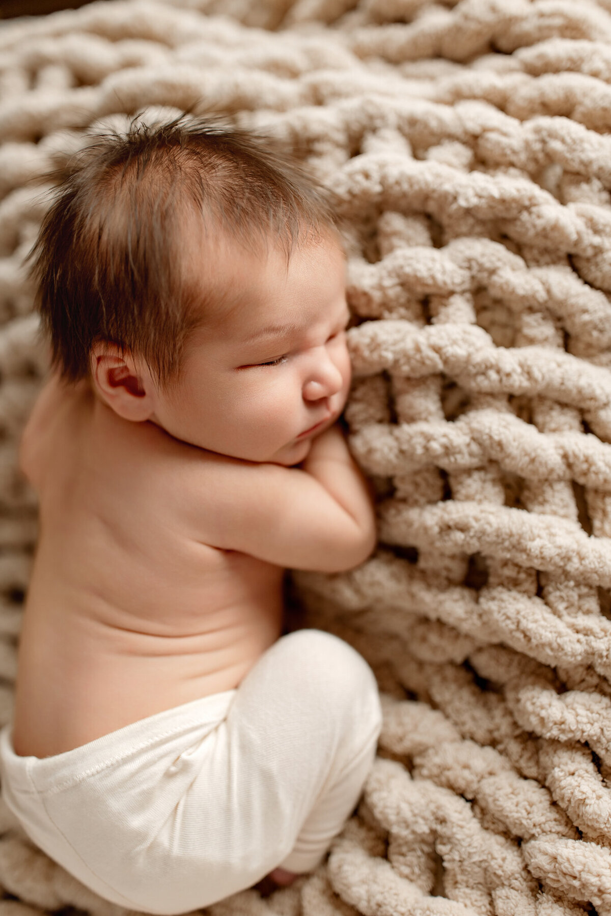 best NWA newborn photographer, newborn photography packages, newborn portrait studio Northwest Arkansas