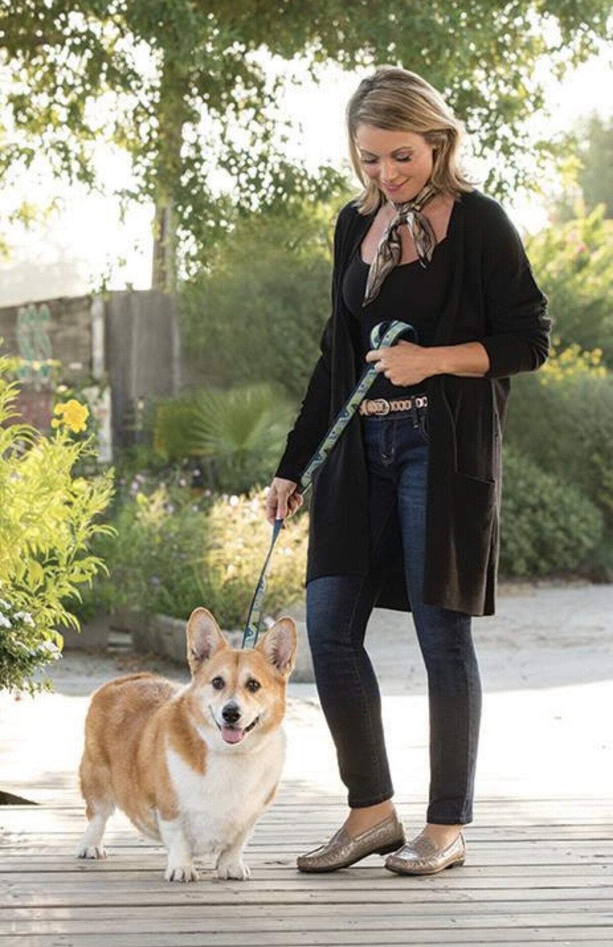 San-Antonio-Shoemakers-catalog-fashion-model-dog