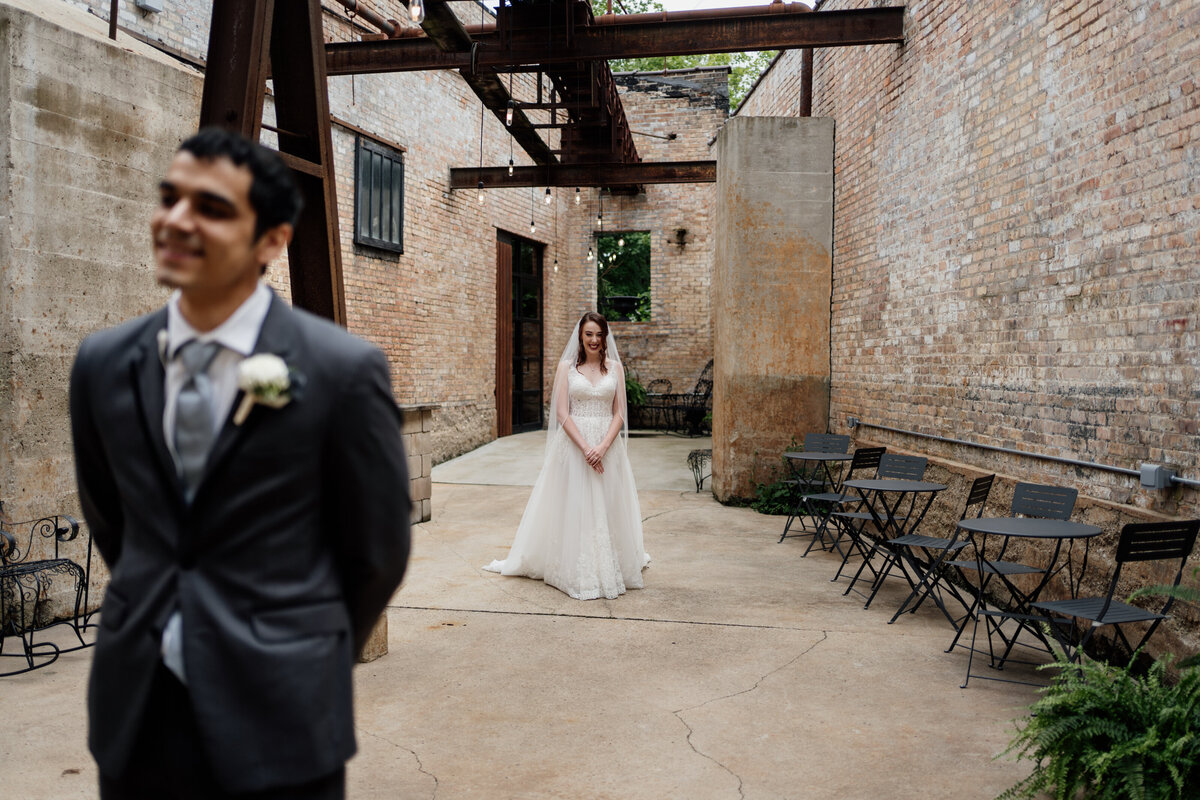 Millennium-Moments_Chicago-Wedding-Photographer_Blumen-Gardens-Wedding_Sycamore-Illinois-Wedding-36