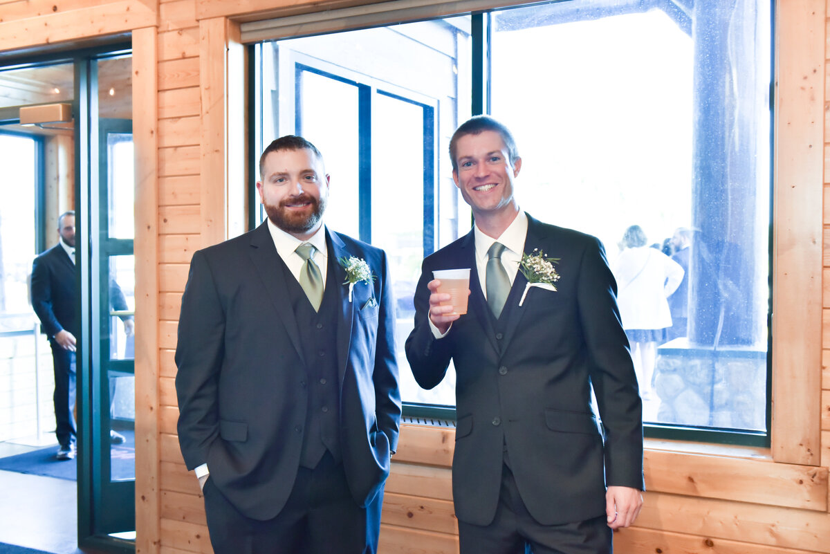 4243-Wedding at The Grands at Mulligans in Sartell Minnesota- Wedding Photographer Nicole Hollenkamp