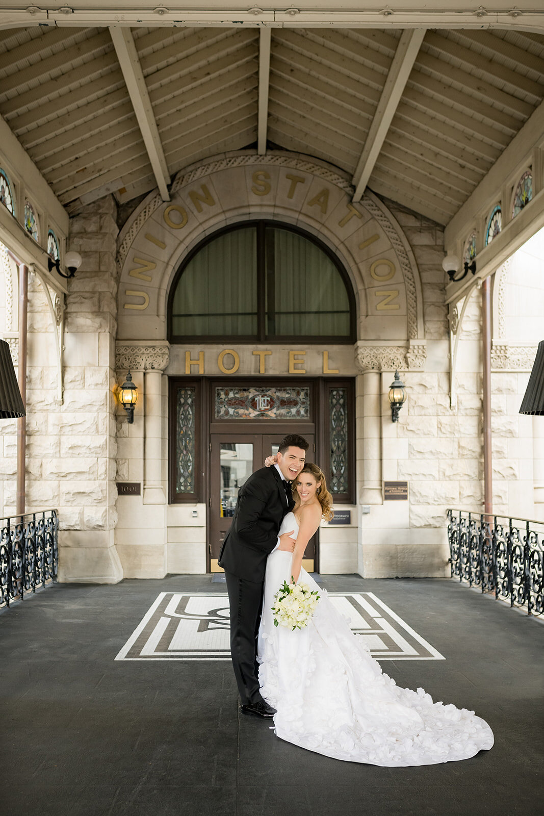 Ed and Aileen Photography Chicago Illinois Digital Film Wedding Engagement Photographers Destination Union Station Nashville41