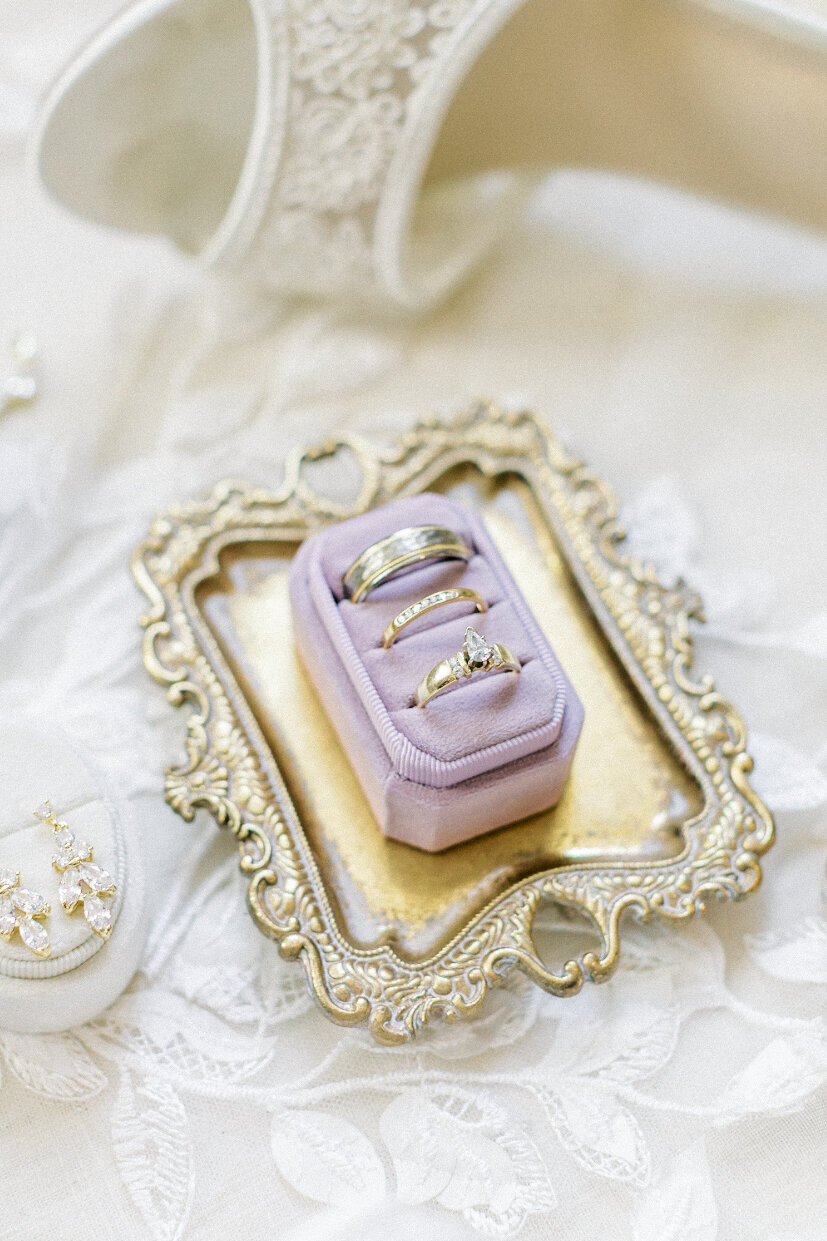 wedding-rings-photo-editor-flatlay