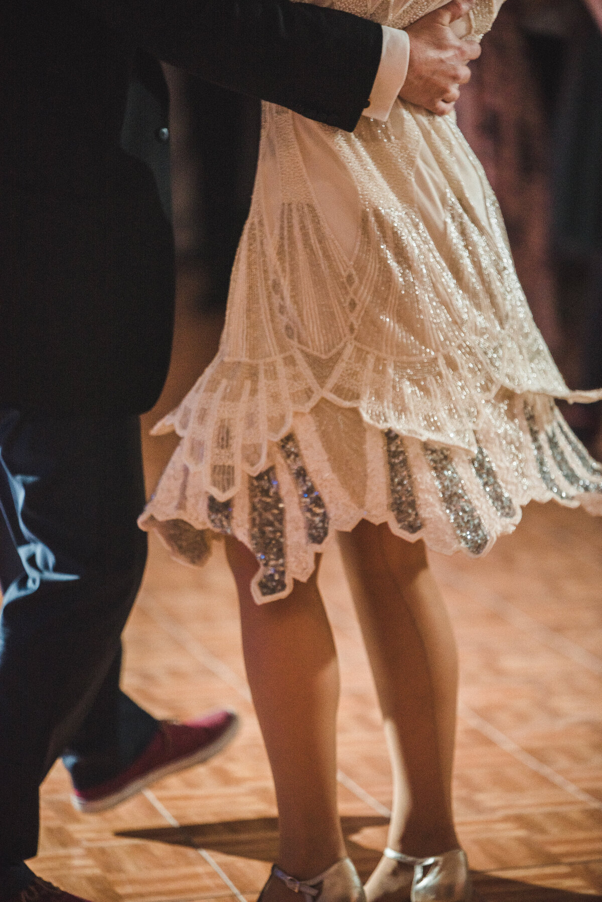 Reception-Arizona-Wedding-Photographer-Iowa_wedding_photographer-Bakyard-wedding-vintage-bride-Alaynna-Ann_Schwartz-Playlife-80