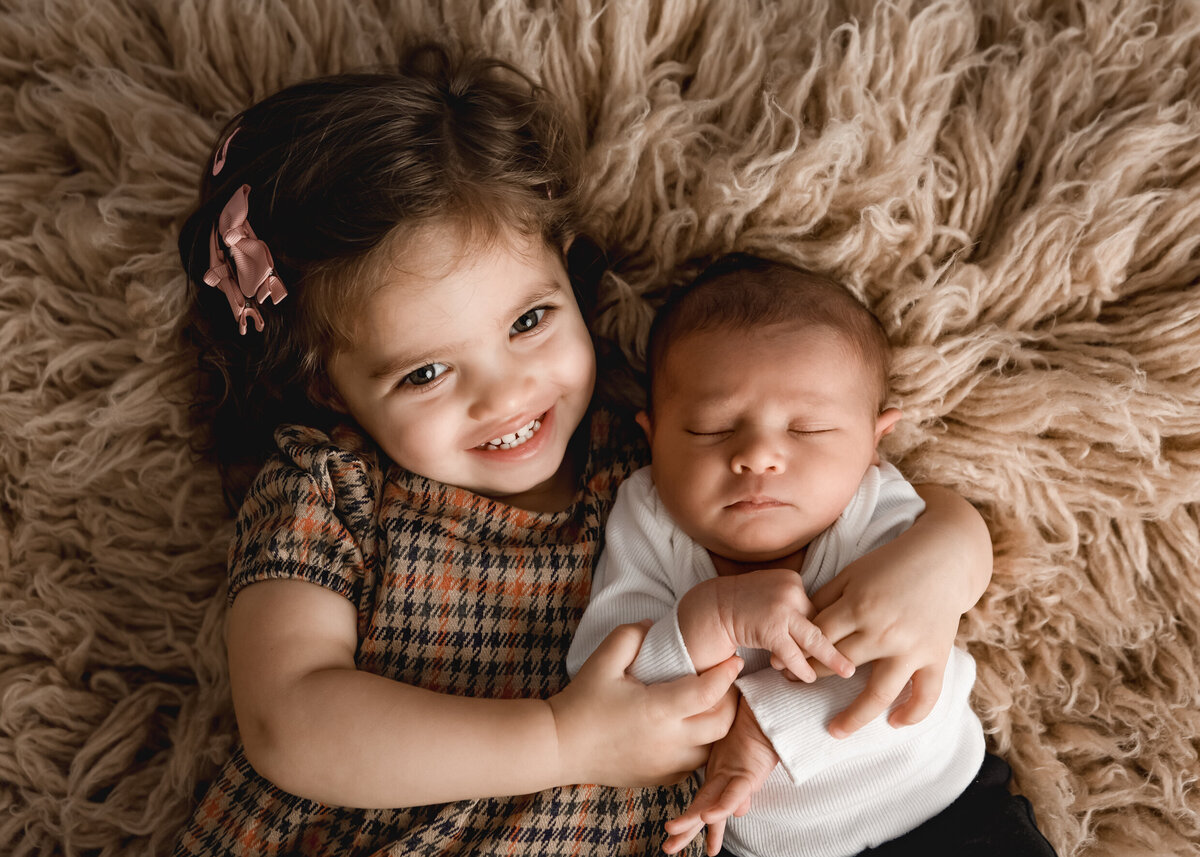 Bucks County Newborn Photography Sibling Poses-1