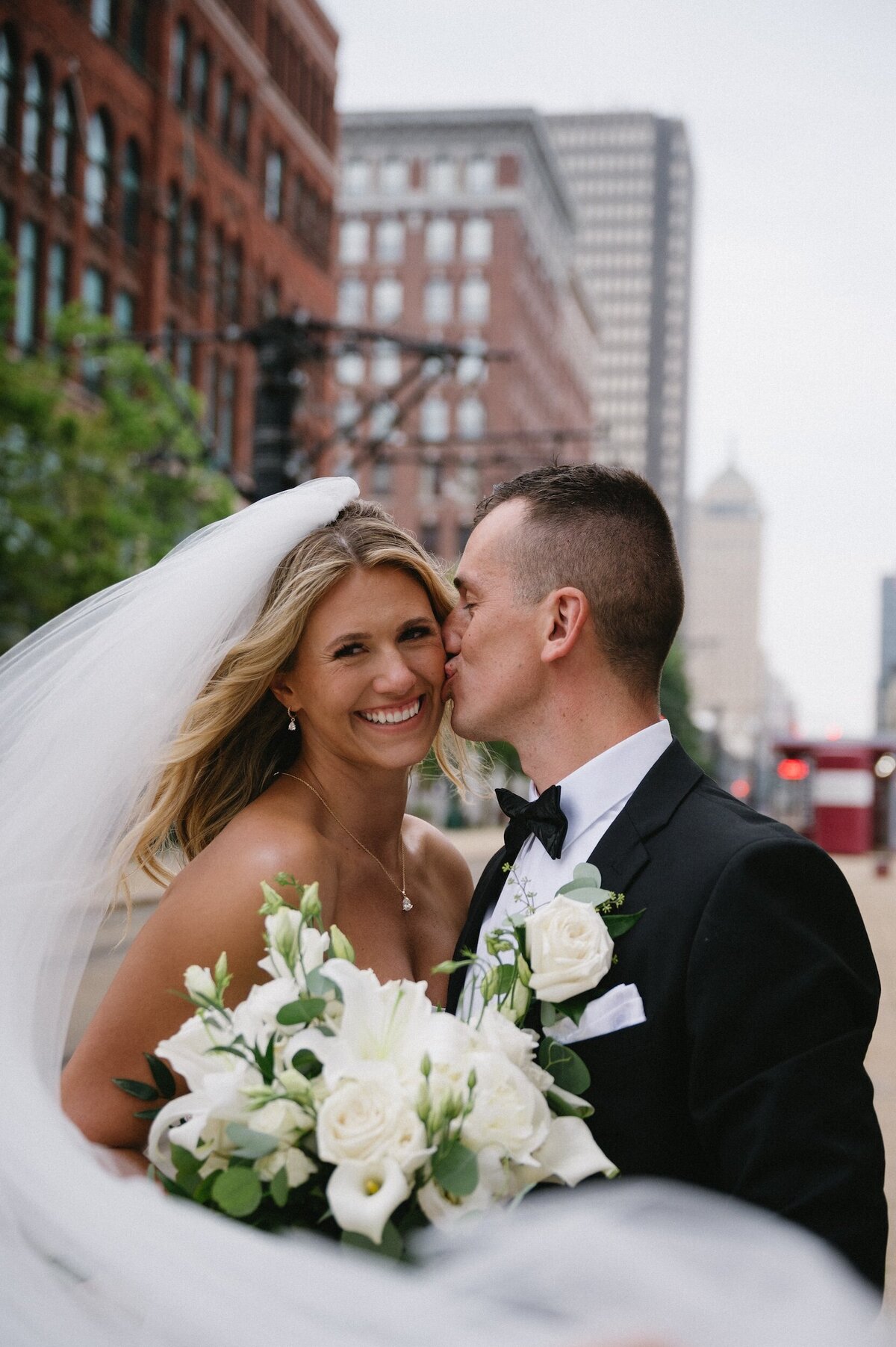 bride-and-groom-wedding-photos