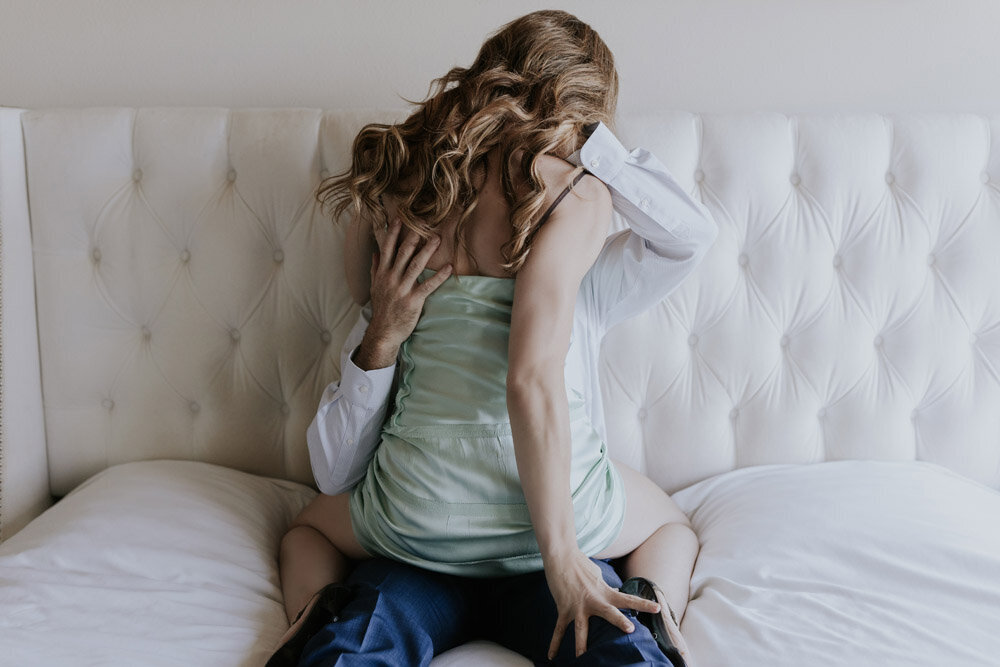 intimate-boudoir-couples-photographer