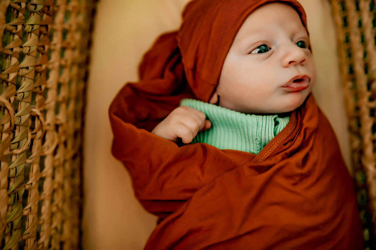 Affordable life-style newborn session | Burleson, TX Newborn Photographer