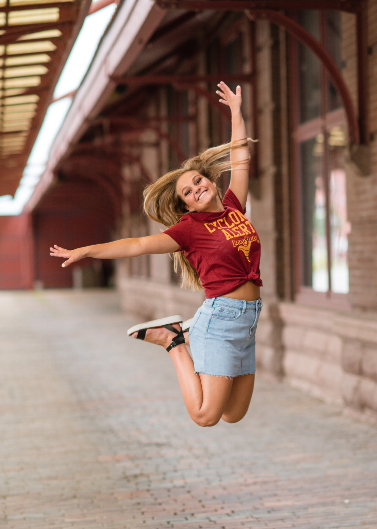 Des-Moines-Iowa-Senior-Girl-Theresa-Schumacher-Photography-Urban-Downtown-Jumping