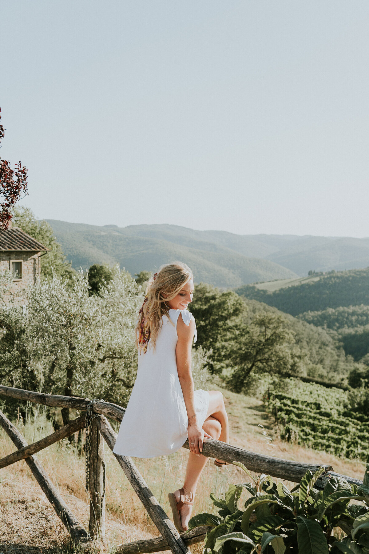 girl-tuscany-vineyards0model