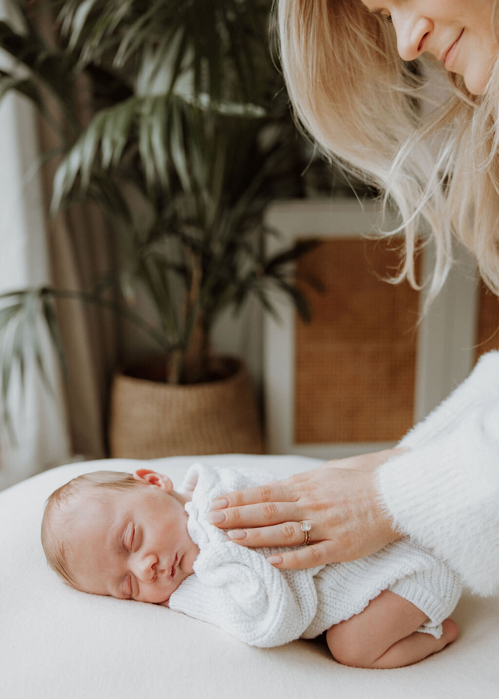 London-Surrey-In-Home-Newborn-Photographer-Hanna-Ali-43