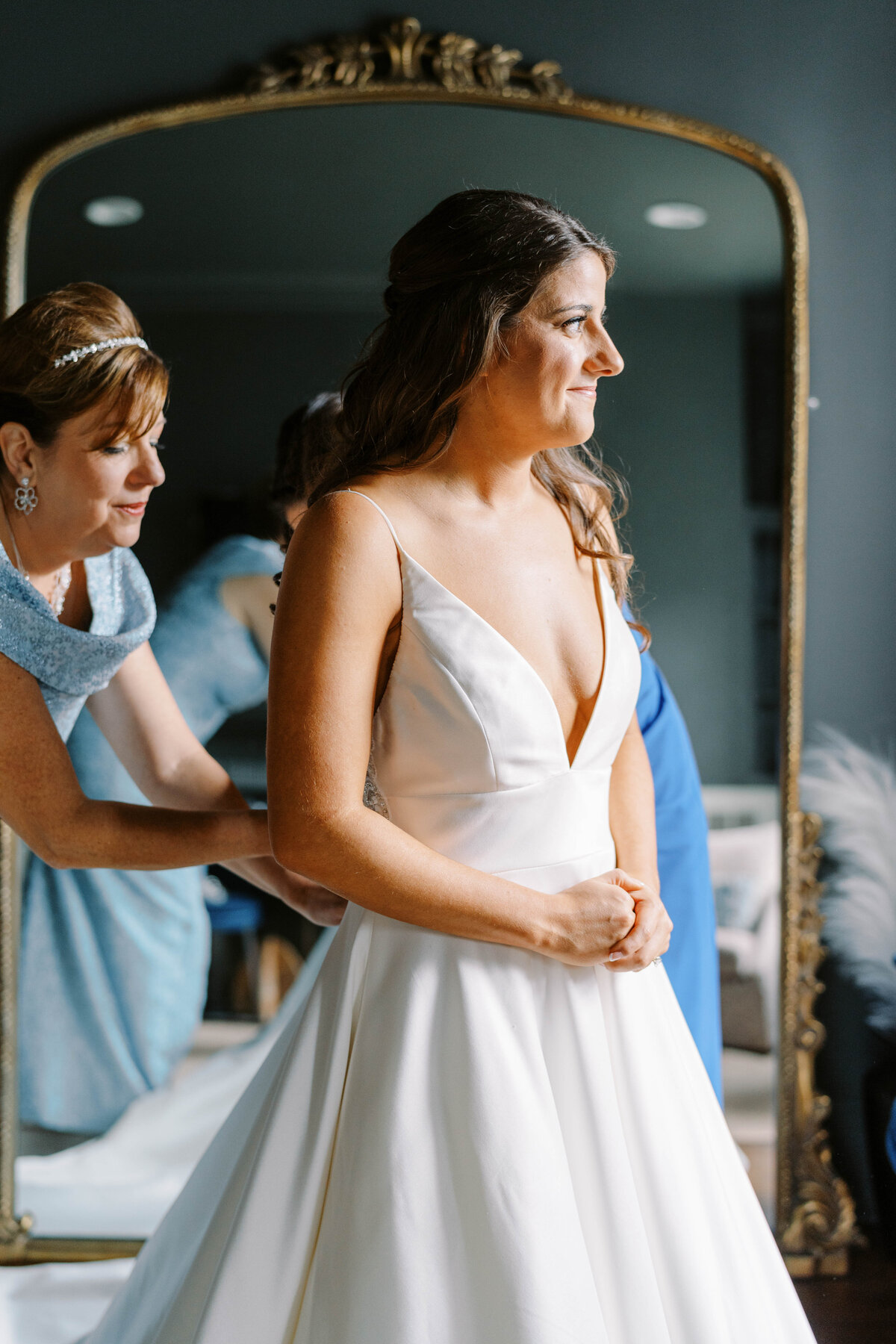 cairnwood-estate-spring-wedding-philadelphia-photographer-bridal-details_008