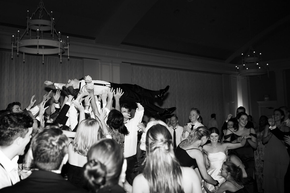 AlexisLunsfordPhotographyEmma&JoeySwanHouseWedding-1312