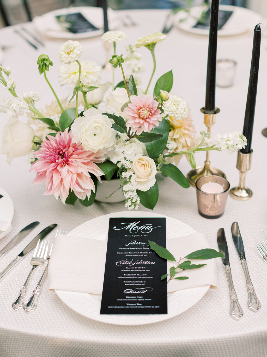 Kate Campbell Floral Fall Wedding Liriodendron Mansion by Molly Litchen34