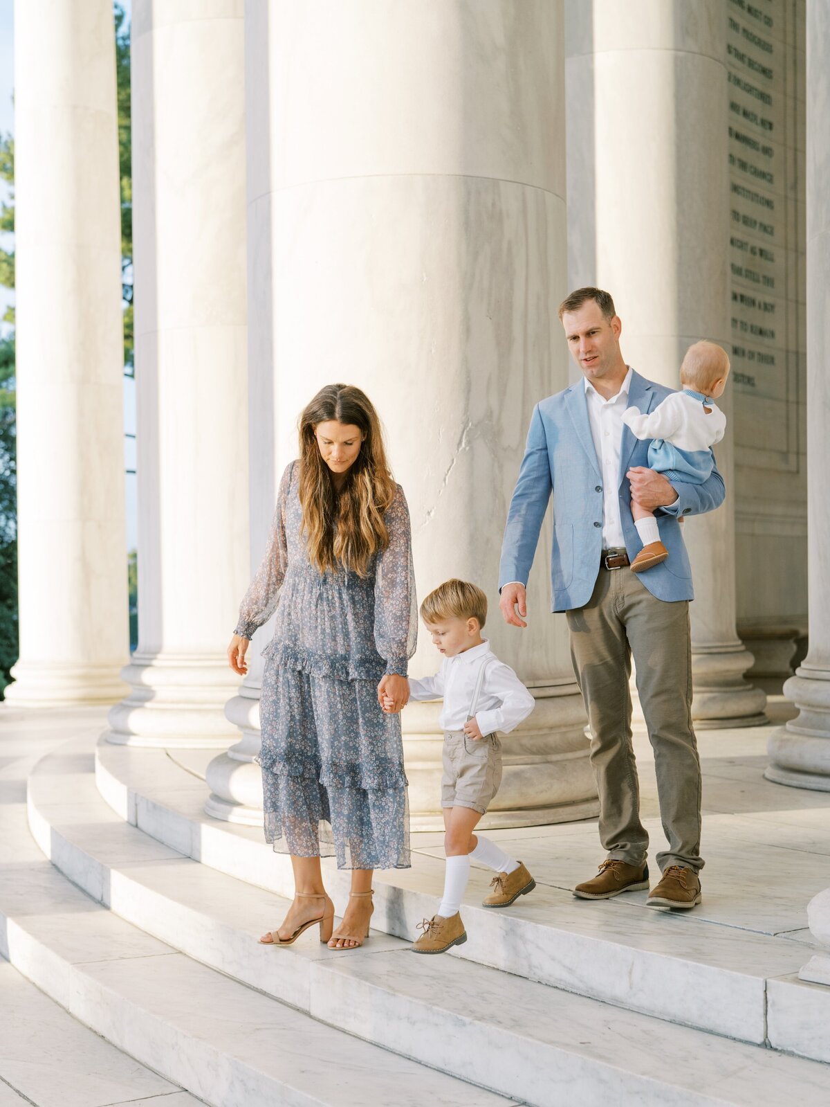 washington dc jefferson memorial family photo
