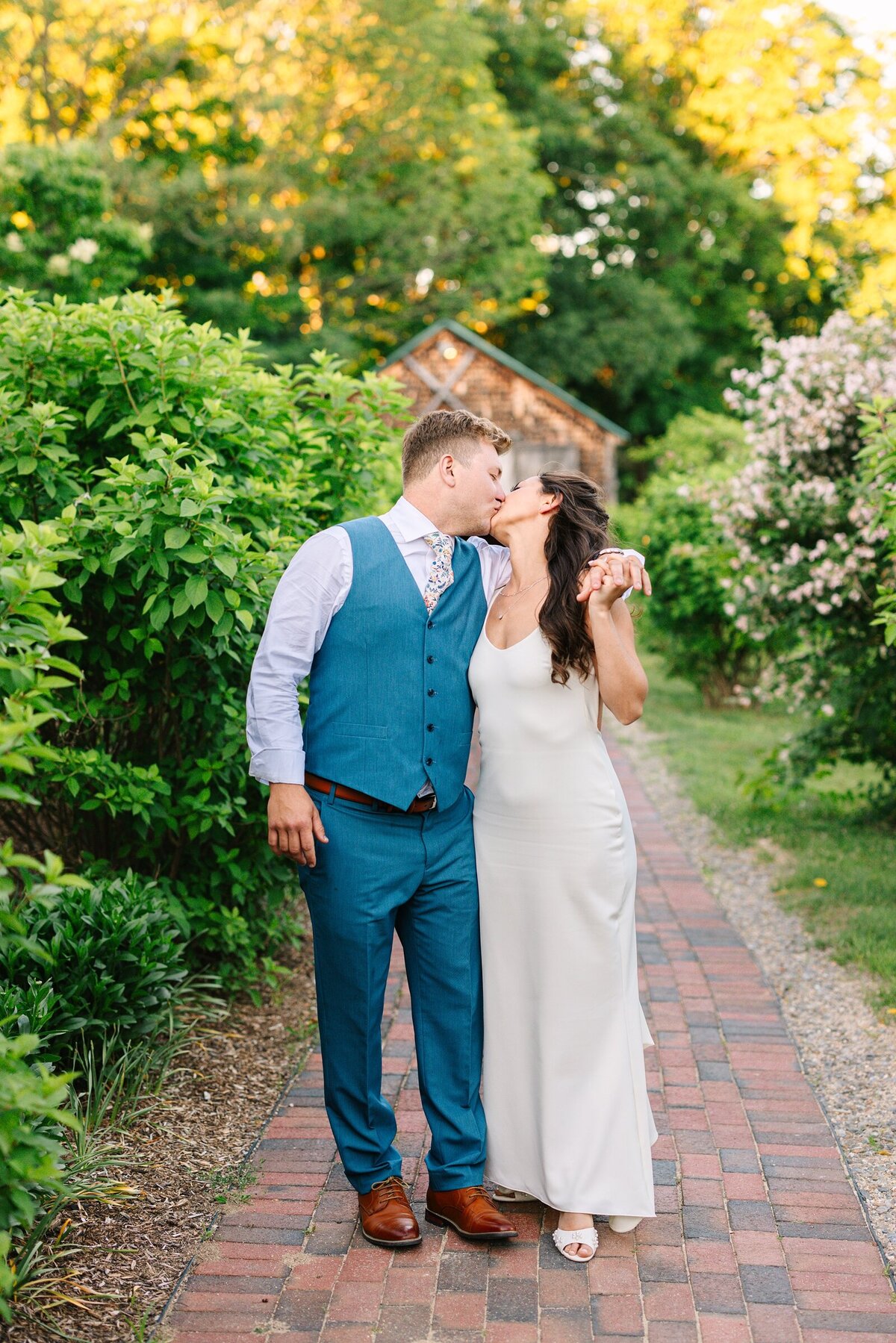 Wildflower_Inspired_Sunny_Colorful_Wedding_Photography_Preserve_at_Chocorua_New_Hampshire_0112