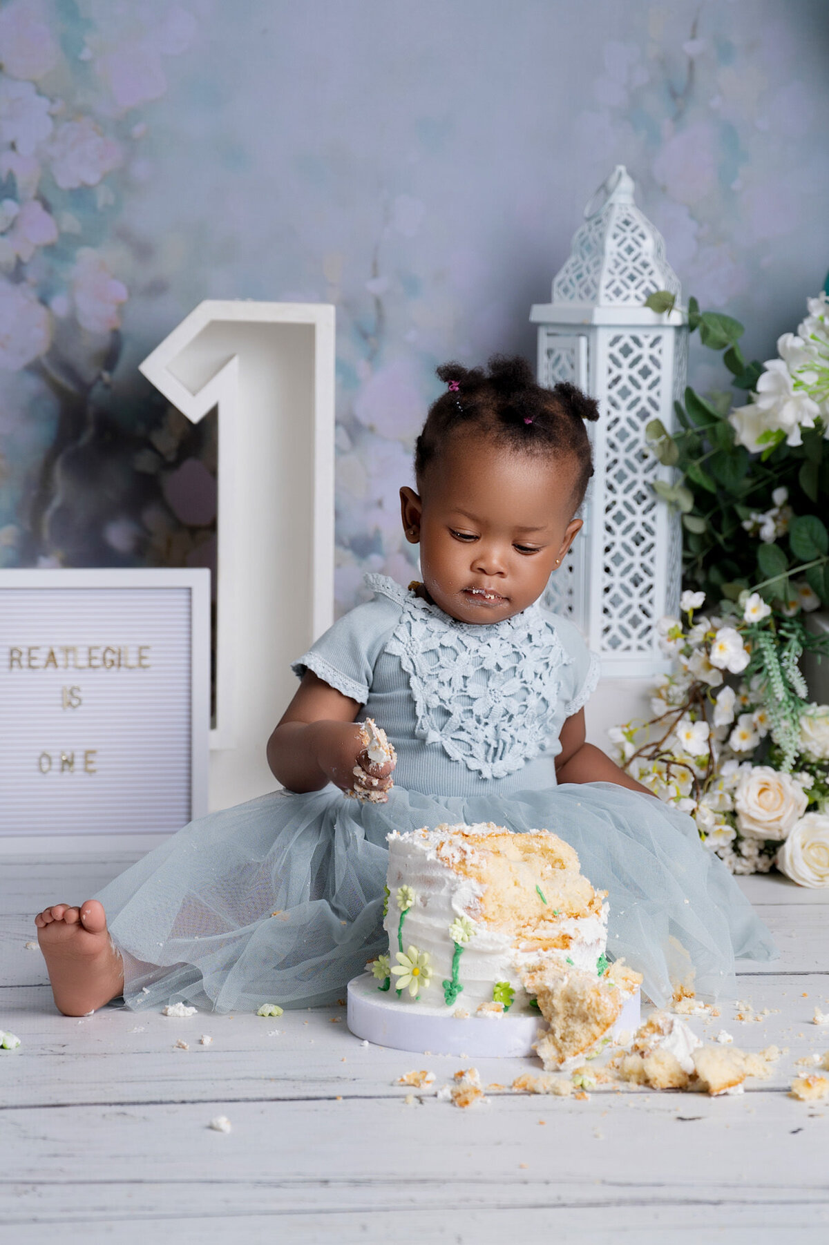 mint green and white cake smash