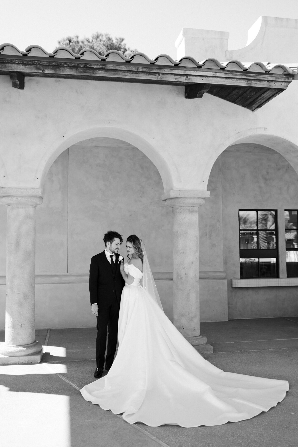 55_riskyexposure_marley-simon_las-vegas-elopement-photography