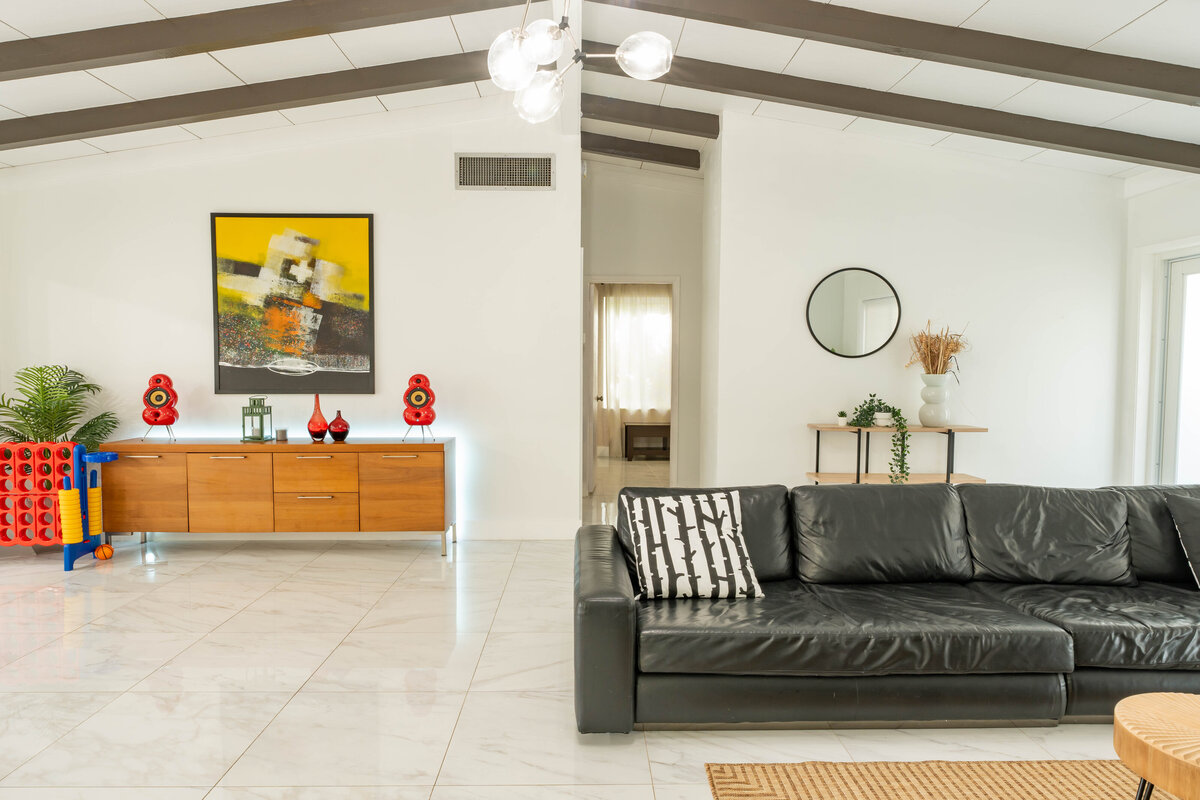 Living room  (2)