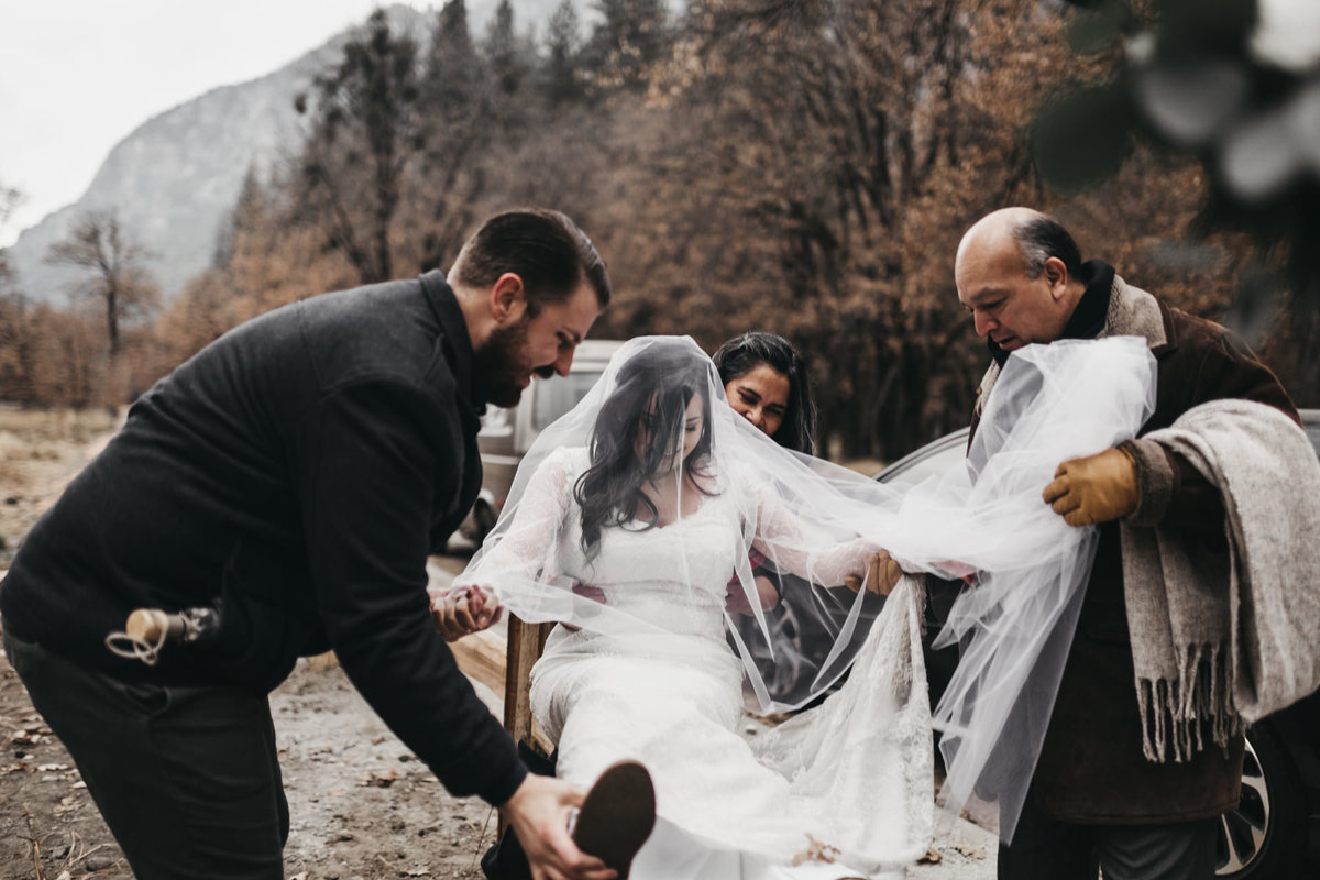 athena-and-camron-how-to-elope-in-yosemite-valley-ceremony6
