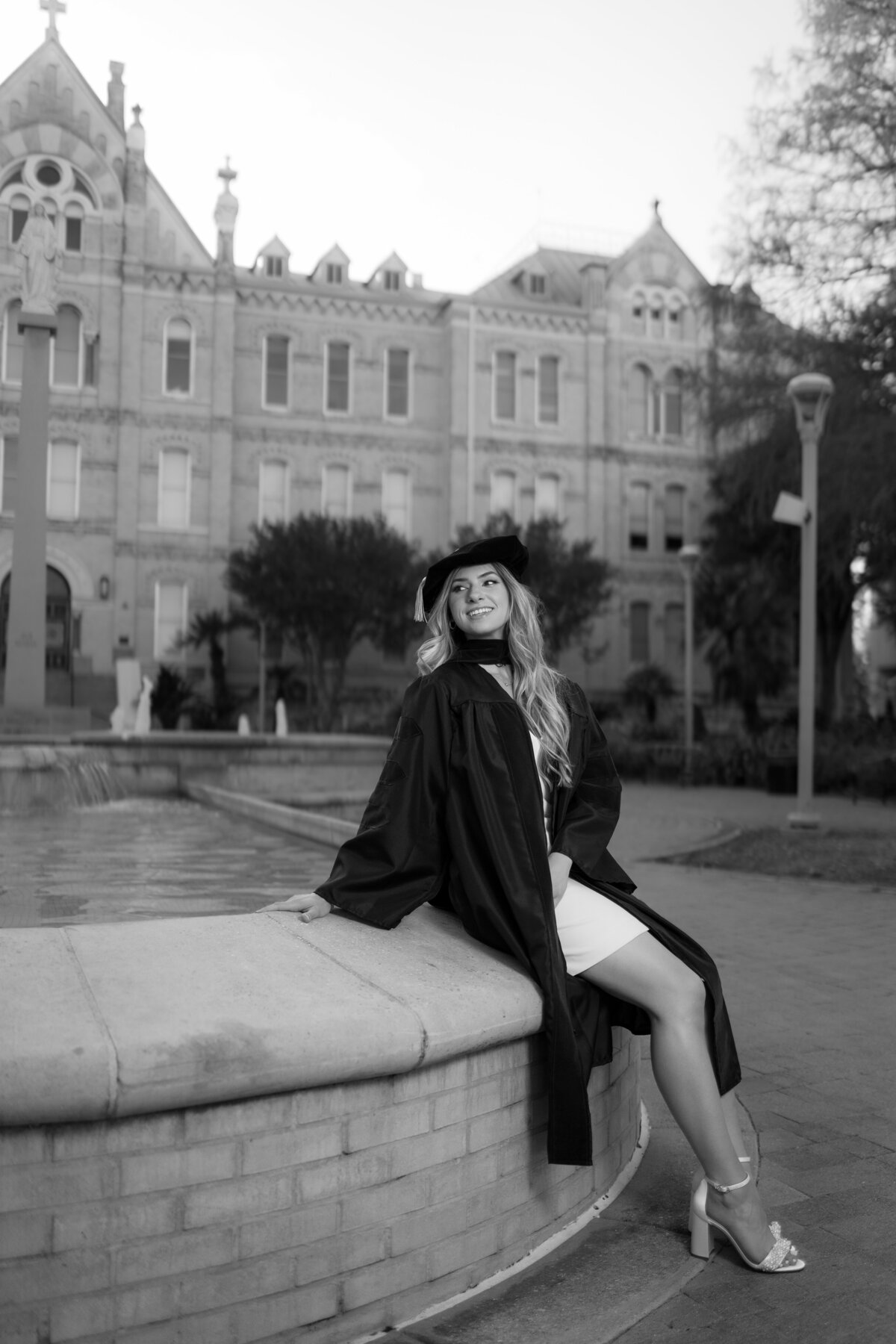 Abygail Banks Studios- San Antonio Graduation Photographer St. Marry's34