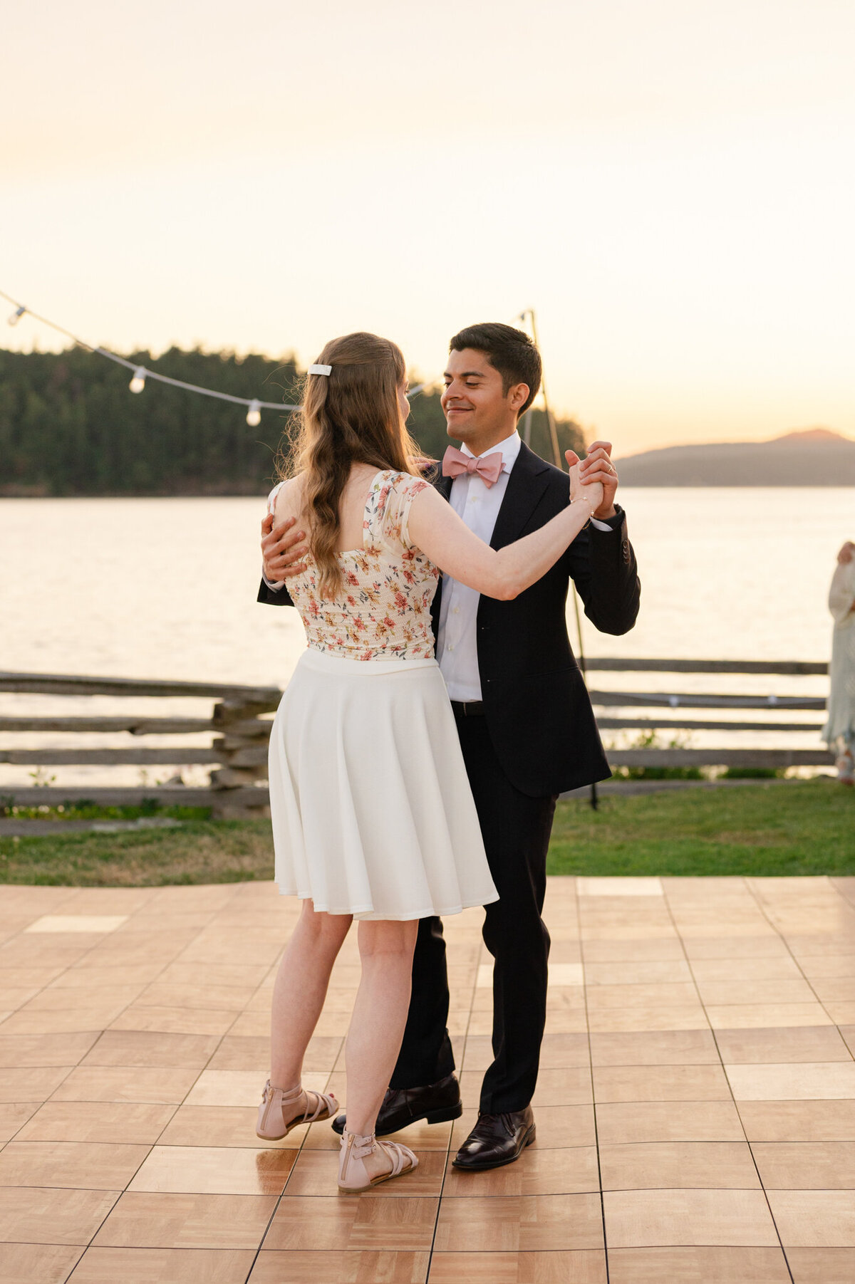 Hope-Island-Beach-Club-Wedding-LaConner_Caylie-Mash-Photography_715