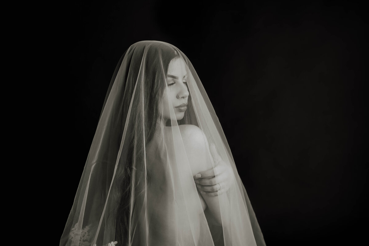 bridal-boudoir-photoshoot-18