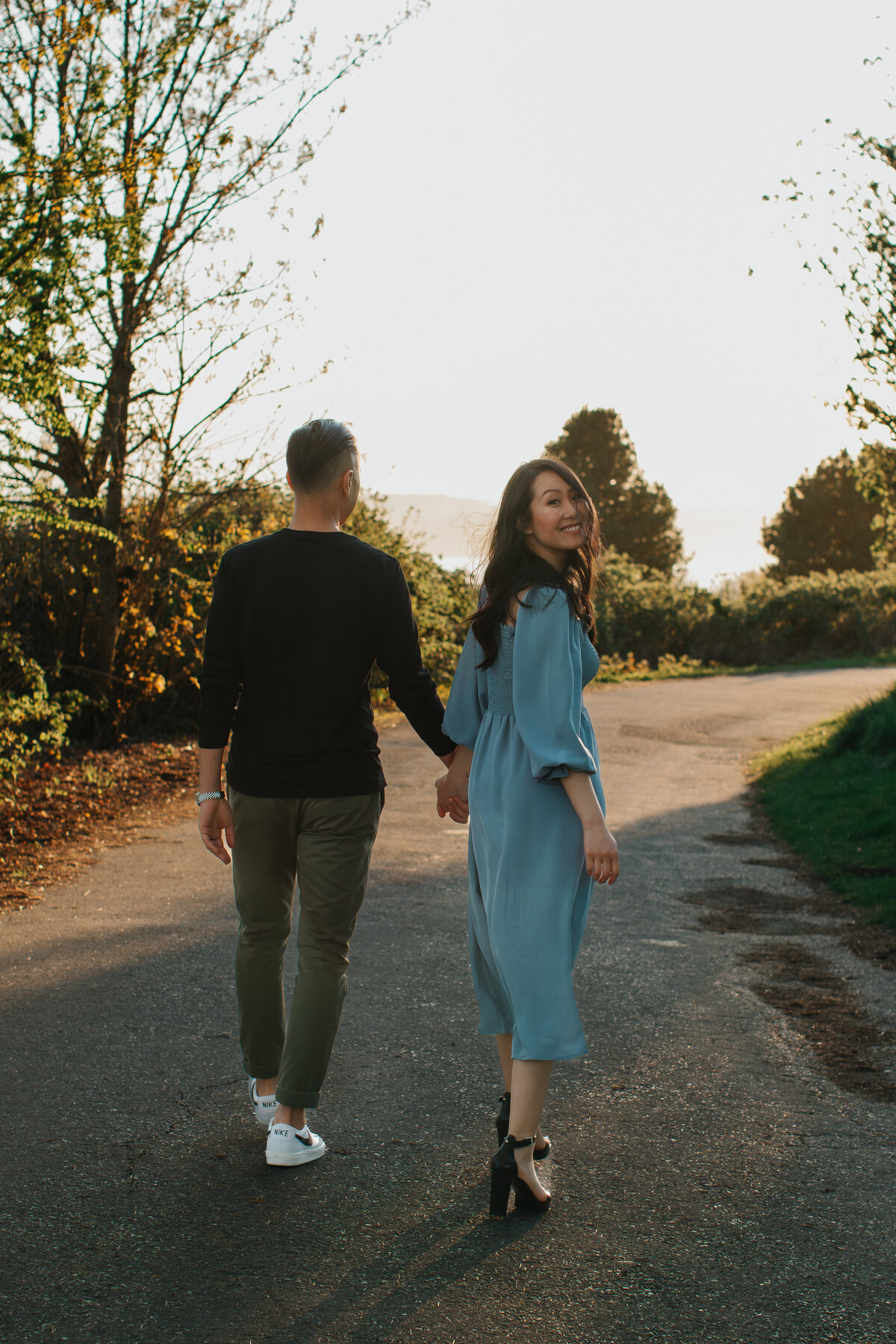 Couples-session-discovery-park-documentary-style-jennifer-moreno-photography-seattle-washington