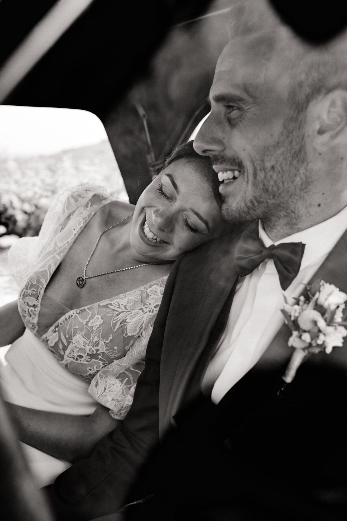 Violaine-et-Damien-mariage-couple-exterieur-vignes5