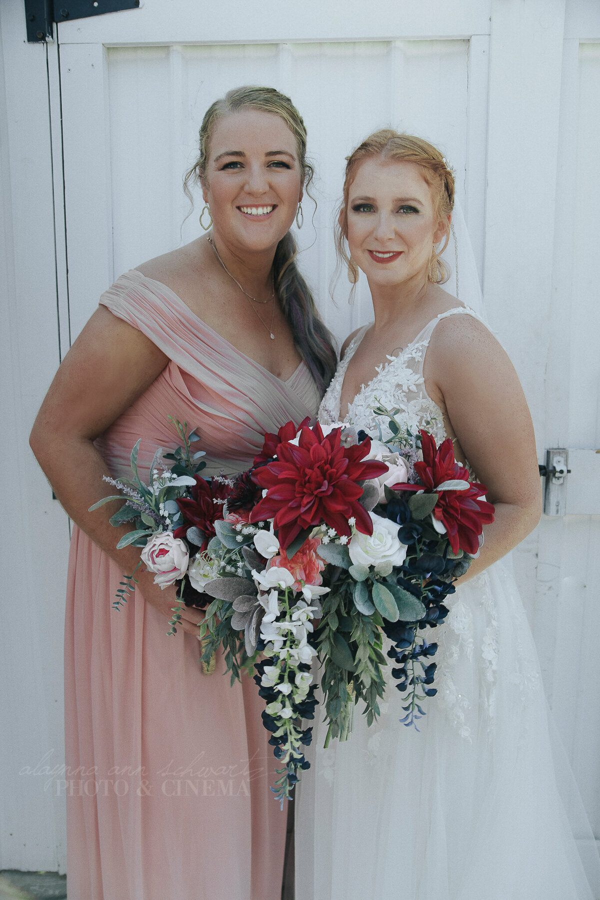 bridal party _ alaynna ann schwartz _ harpors vinyard _ iowa photographer _ playlife photography_0025