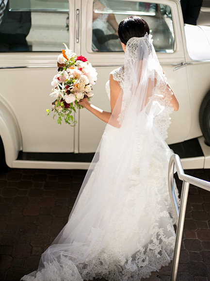 miami bride leaving in a car