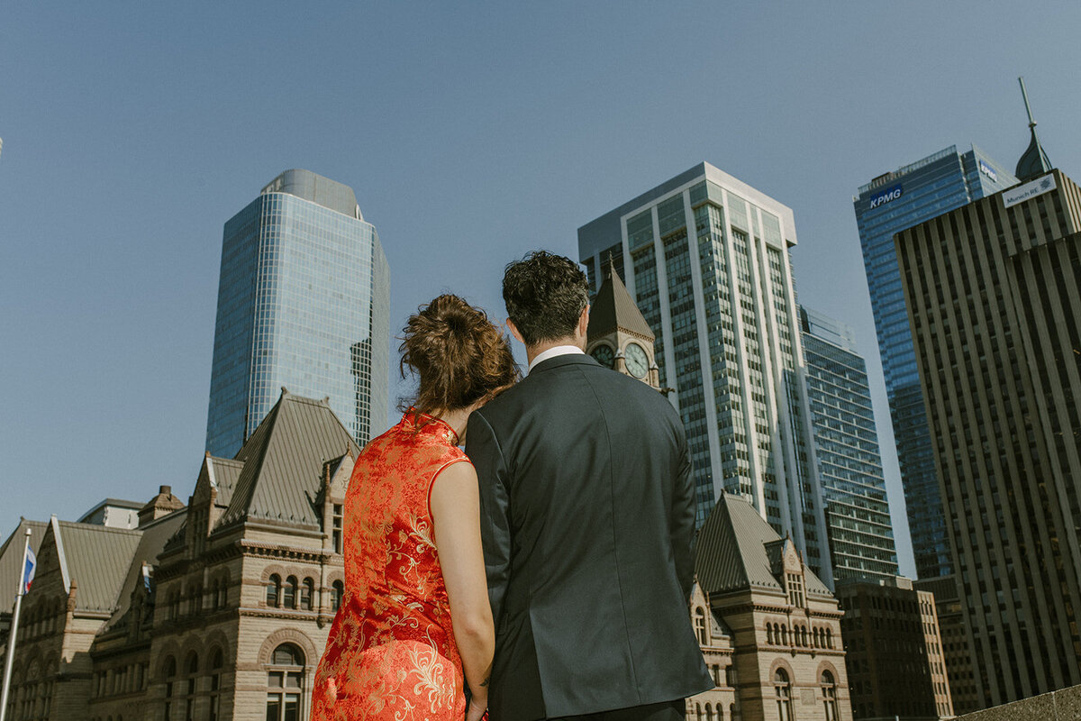 toronto-city-elopement-city-hall-ttc-subway-sugar-beach-fun-romantic-sumer-wedding-2760