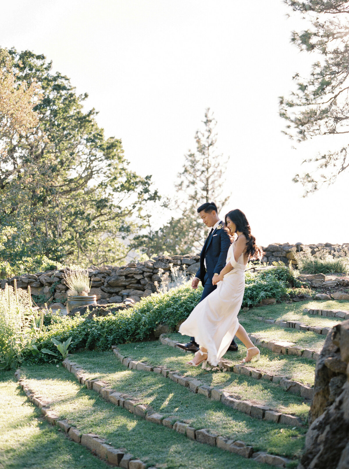 griffin-house-wedding-in-hood-river-oregon-by-the-tenneys-photographers-42