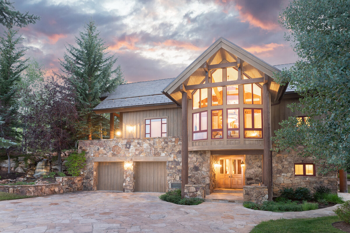 210_holden_rd_exterior_front (1)