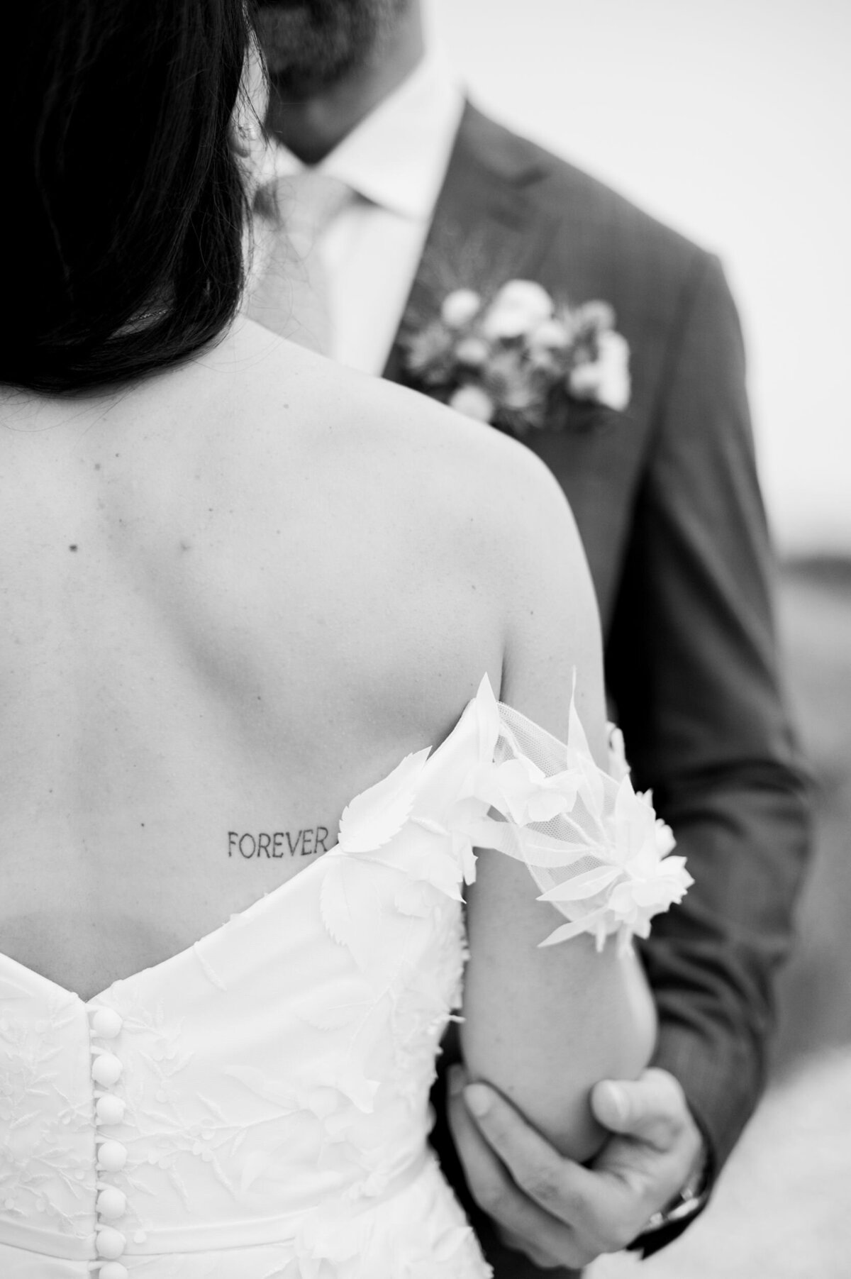 Close up of bride's back